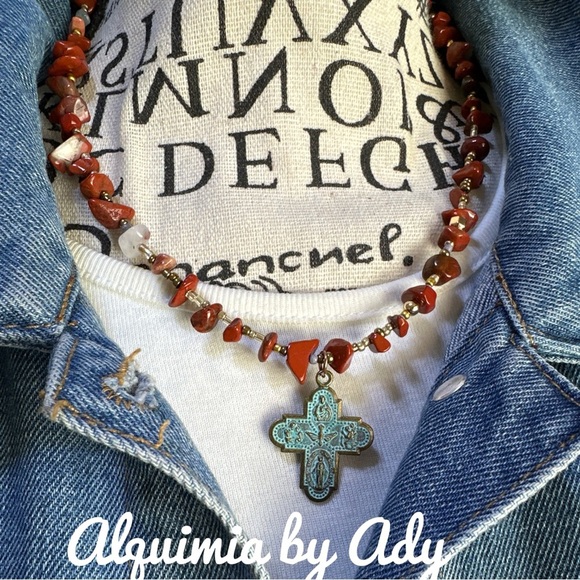 RED MOUNTAIN JASPER CHUNKY CROSS PENDANTNECKLACE